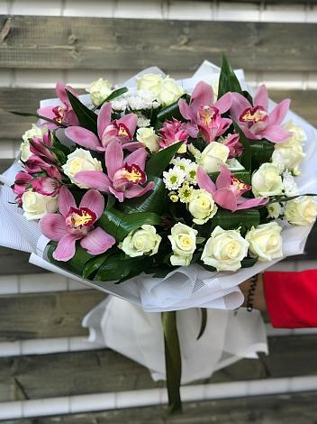 Букет цветов из: Розы и Хризантемы в Ясной