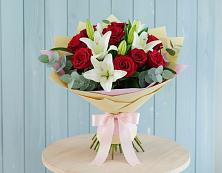 Букет цветов из:  Лилии и Розы в Ясной