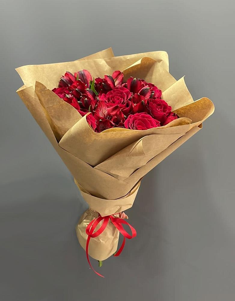 Букет цветов из: Альстромерии и Розы в Ясной