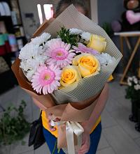 Букет цветов из:  Герберы, Розы и Хризантемы в Ясной