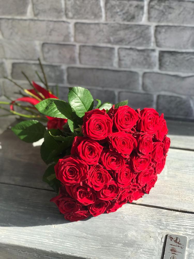 Букет Красные розы Фридом в Ясной