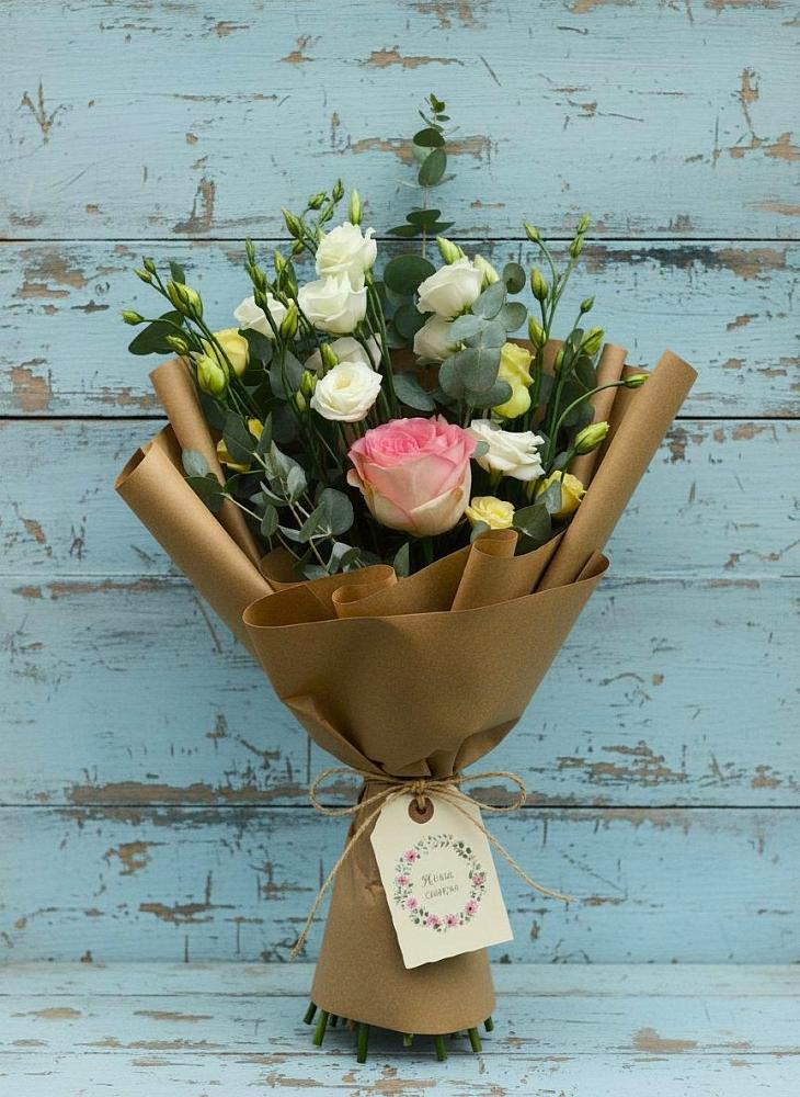 Букет цветов из: Розы и Лизиантусы в Ясной