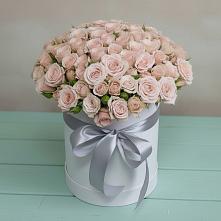 Цветочная композиция из Розы в шляпной коробке в Ясной