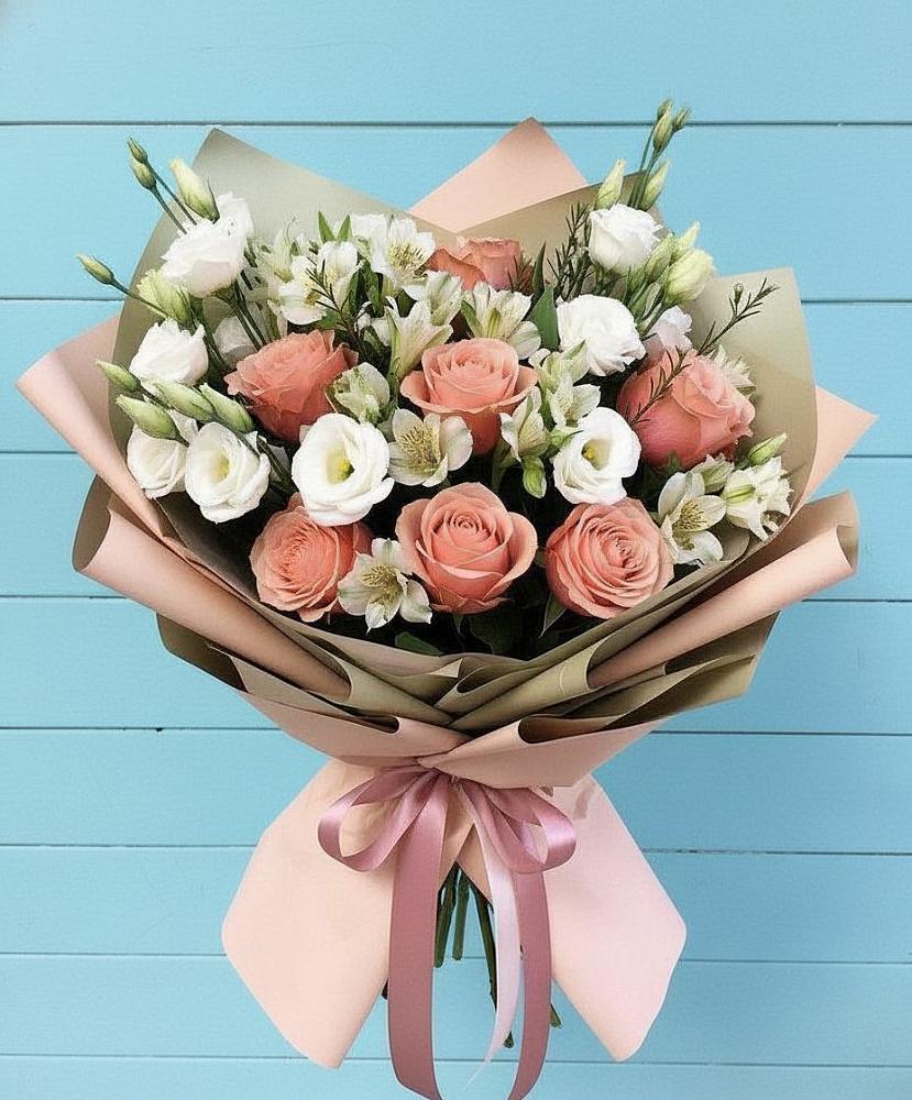 Букет цветов из: Розы, Альстромерии и Лизиантусы в Ясной