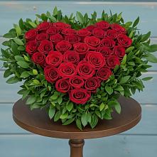 Цветочная композиция из Розы в виде сердца в Ясной