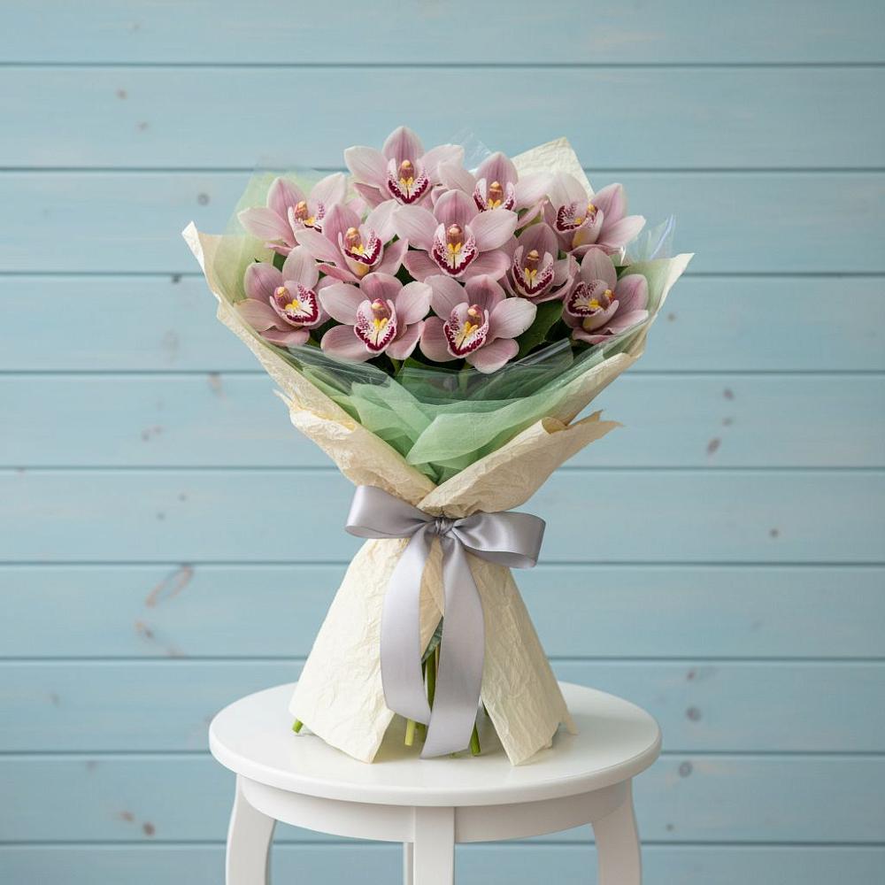 Букет цветов из: Орхидеи и Розы в Ясной