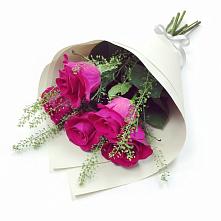 Букет цветов из:  Розы в Ясной
