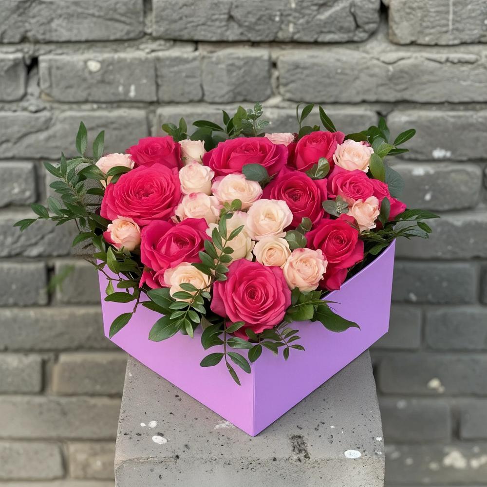 Цветочная композиция из Розы в коробке в Ясной