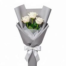Букет 3 белые розы в Ясной