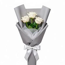 Букет 3 белые розы в Ясной
