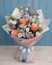 Букет цветов из:  Лизиантусы, Розы, Альстромерии и Гипсофила в Ясной