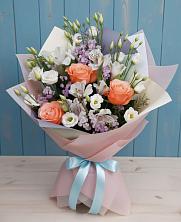 Букет цветов из:  Лизиантусы, Розы, Альстромерии и Гипсофила в Ясной