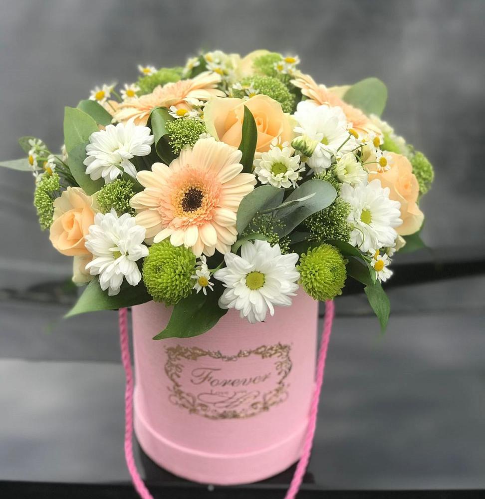 Цветочная композиция из Розы, Герберы и Хризантемы в шляпной коробке в Ясной