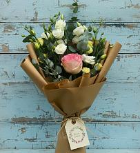 Букет цветов из:  Розы и Лизиантусы в Ясной