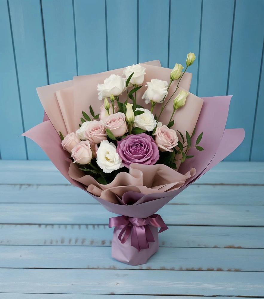 Букет цветов из: Розы и Лизиантусы в Ясной